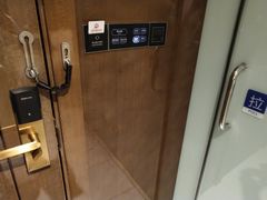 -红方格精致酒店(泸州金融中心万象汇店)