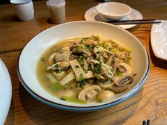 雪菜炒蘑菇-钱江大院(盐仓店)