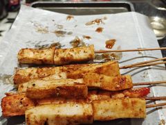 -何妹湿辣牛肉·粤式烧烤砂煲(桂雅路店)