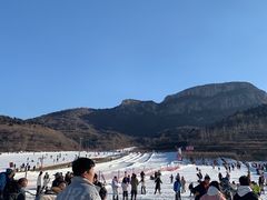 -济南卧虎山滑雪场