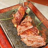 什么❗️拿茅台酒做牛排❓好香呀❗️