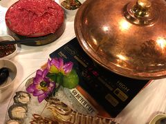 -鲜入围煮花胶鸡海鲜火锅