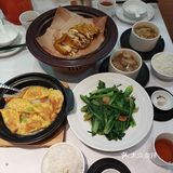 这一间客家菜顶呱呱，客似云来