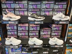 -SKECHERS 斯凯奇(上海国际时尚中心店)