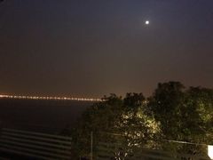 -上海滴水湖皇冠假日酒店