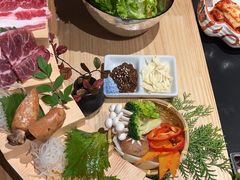 -山川小町·极番烧肉(新地假日广场店)
