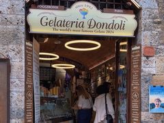 -Gelateria Dondoli