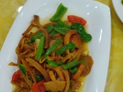 -乡土特色.冷锅鱼.牦牛肉汤锅