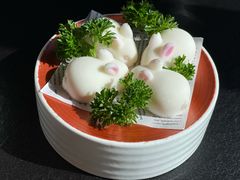 慕斯酸奶兔-海上明月海鲜火锅 鲜切牛肉