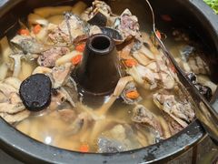 -老滇山寨•云南特色菜•地方菜•民族风情歌舞表演(金碧店)