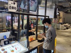 面包甜点陈列柜-自黑豆夫·臭豆腐夹馍(四海唐人街店)