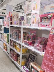 -嗨本可潮玩仓(大兴大悦春风里店)