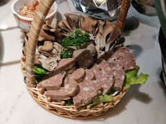 -左庭右院鲜牛肉火锅(浦江欢乐颂店)