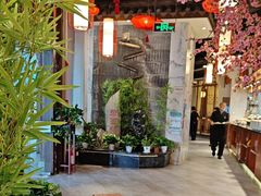 -万重锦·人文川菜馆(骡马市店)