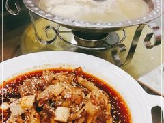 -石磨豆花家常菜·牦牛排土火锅