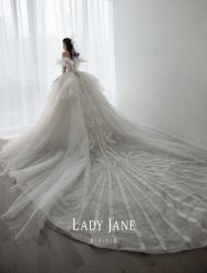 -Lady  Jane高端婚纱礼服馆