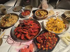 -巴厘龙虾·榜首油焖大虾(音乐学院·沿江酒馆店)