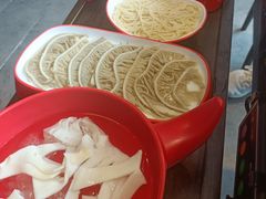 -醉董牛川派鲜肉自选火锅(烟台店)