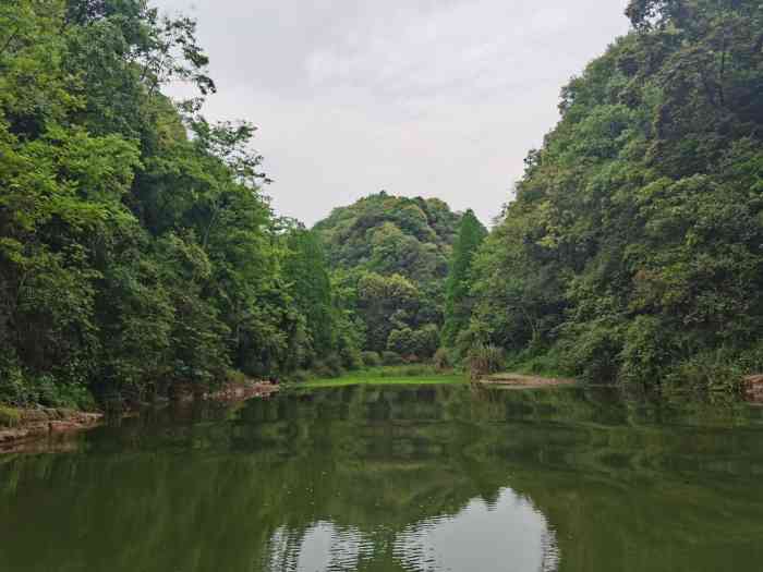 成都烟霞湖风景区-"俱乐部徒步选在这里,我们下车后经过幸福公.
