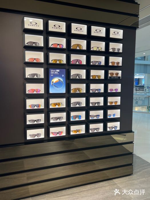 LensCrafters亮视点·OAKLEY精选(静安嘉里中心店)图片