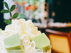 -Mark&Mars Restaurant