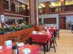 -侬佳蒸菜馆(听潮店)