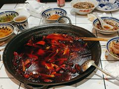 -旧街市鲜货老火锅(大光路店)