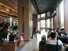 -星巴克臻选(上海虹桥新天地三店)