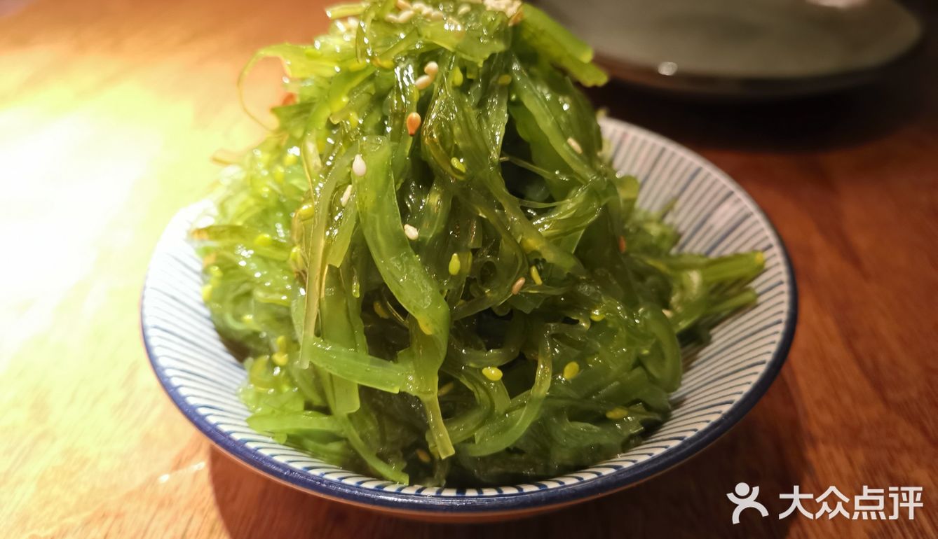 周末太火爆，根本都没有位置。装修很日系风，环境不错