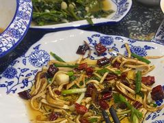 -记忆湘菜馆(芙蓉镇店)