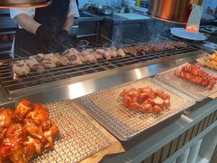 -四囍码头海鲜烧烤自助火锅(外滩南京东路悦荟广场店)