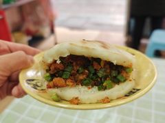 肥肠卡饼-代四孃牛华豆腐脑美味小食(总店)