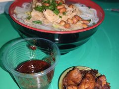 -明记砂煲美食(人民北路四十号大院店)
