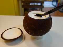 -志龙皇冠吃货椰子铺