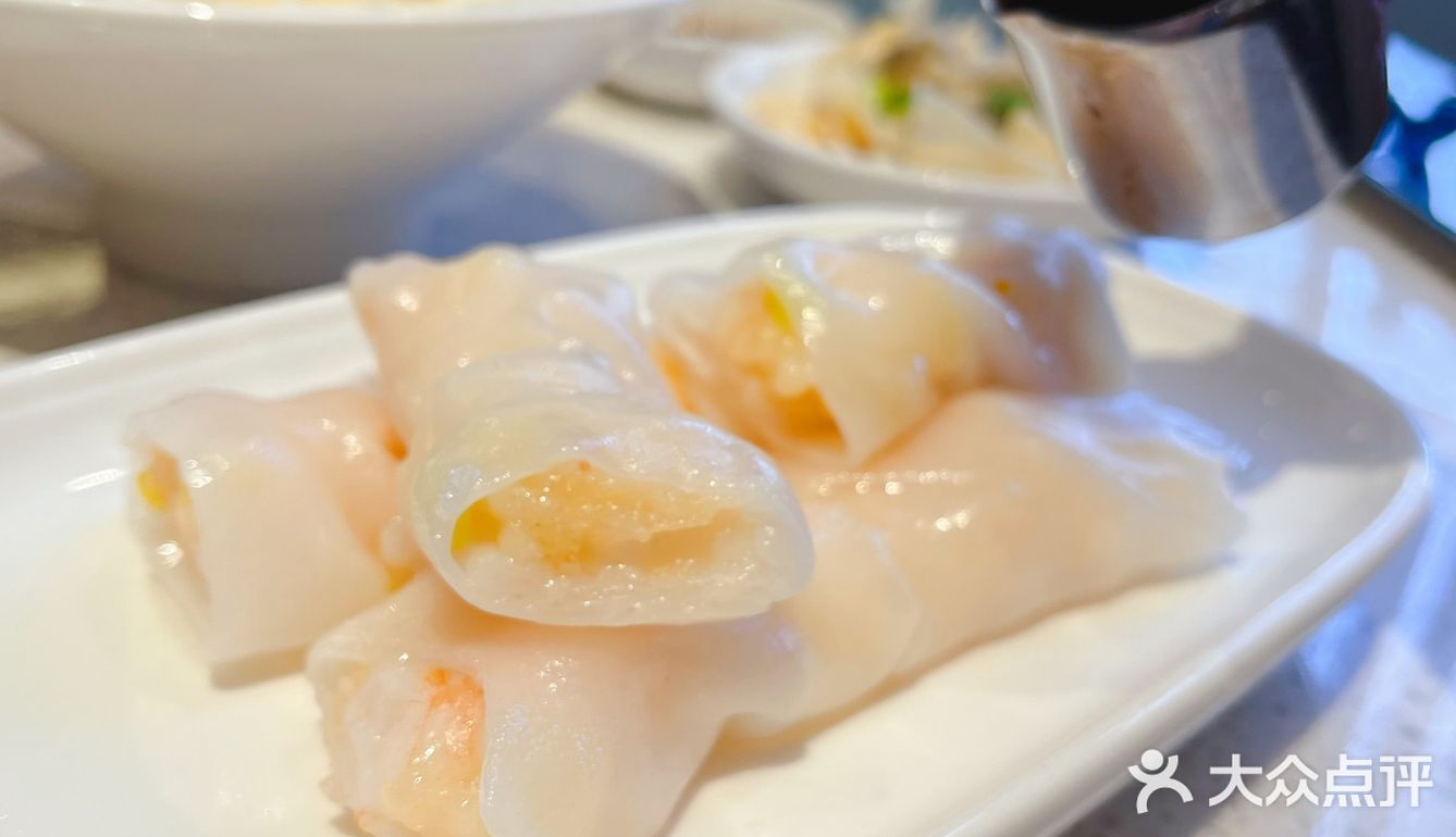 从价格到环境都十分接地气的点心餐厅。酥皮叉烧包