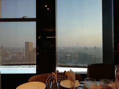 靠窗位-唐拉雅秀酒店-西锦汇空中BBQ·思创餐厅