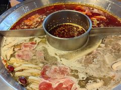 -佬土鹅肠火锅(中建大观店)