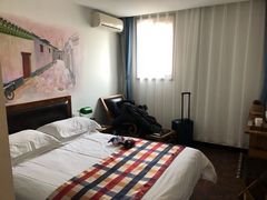 -时光赛豪酒店(北京大学第一医院平安里地铁站店)