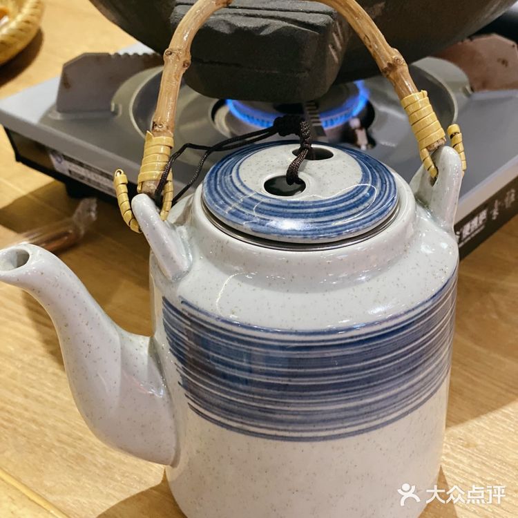 在美食如云的武汉，“肖记公安牛肉鱼杂”久居武汉湖北菜