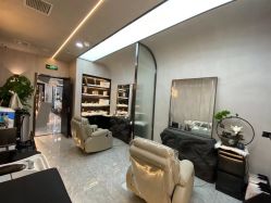 -TOP HAIR SALON