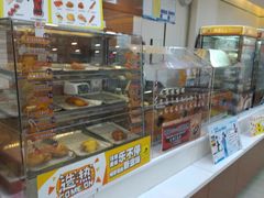 面包甜点陈列柜-全家便利店(南峰中心店)