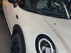 -上海宝诚中环BMW·MINI4S店
