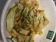 -绿草地·湘菜(酃湖师院店)