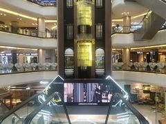 -红星美凯龙国际家居博览中心至尊mall停车场