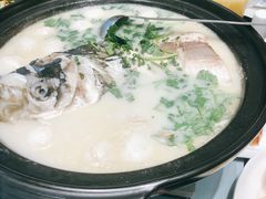 天目湖鱼头-香山湖家家宴(中山陵店)