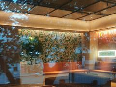 -桔子酒店(上海西藏北路地铁站店)