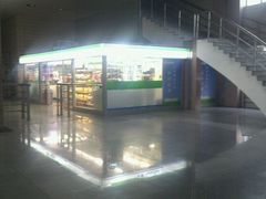 -全家便利店(江湾镇站店)