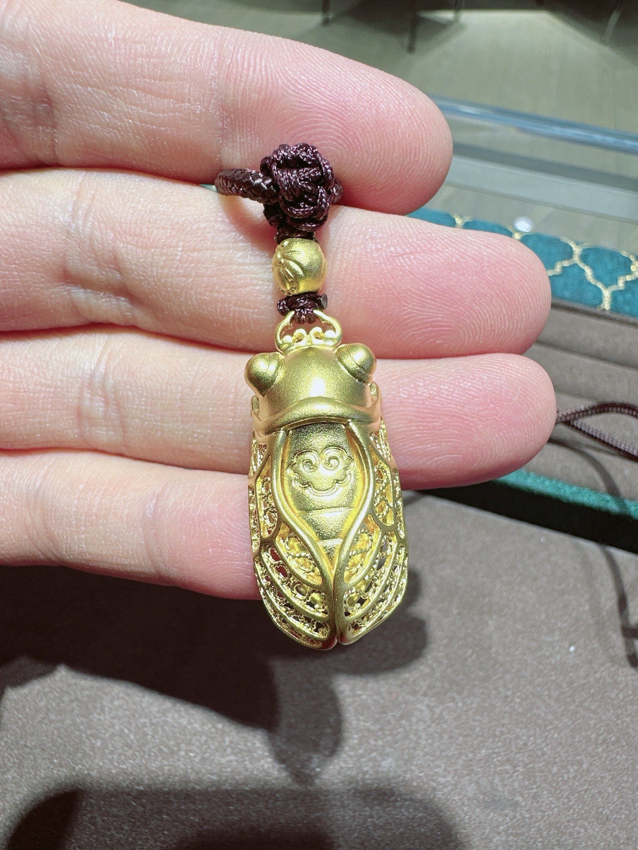 周生生金蝉古法项链:古韵今风,金蝉吊坠闪耀非凡魅力