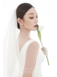 -雪中彩影婚纱摄影·微光艺术中心