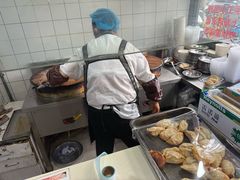 -黄阿姨锅贴大王(万航渡路店)